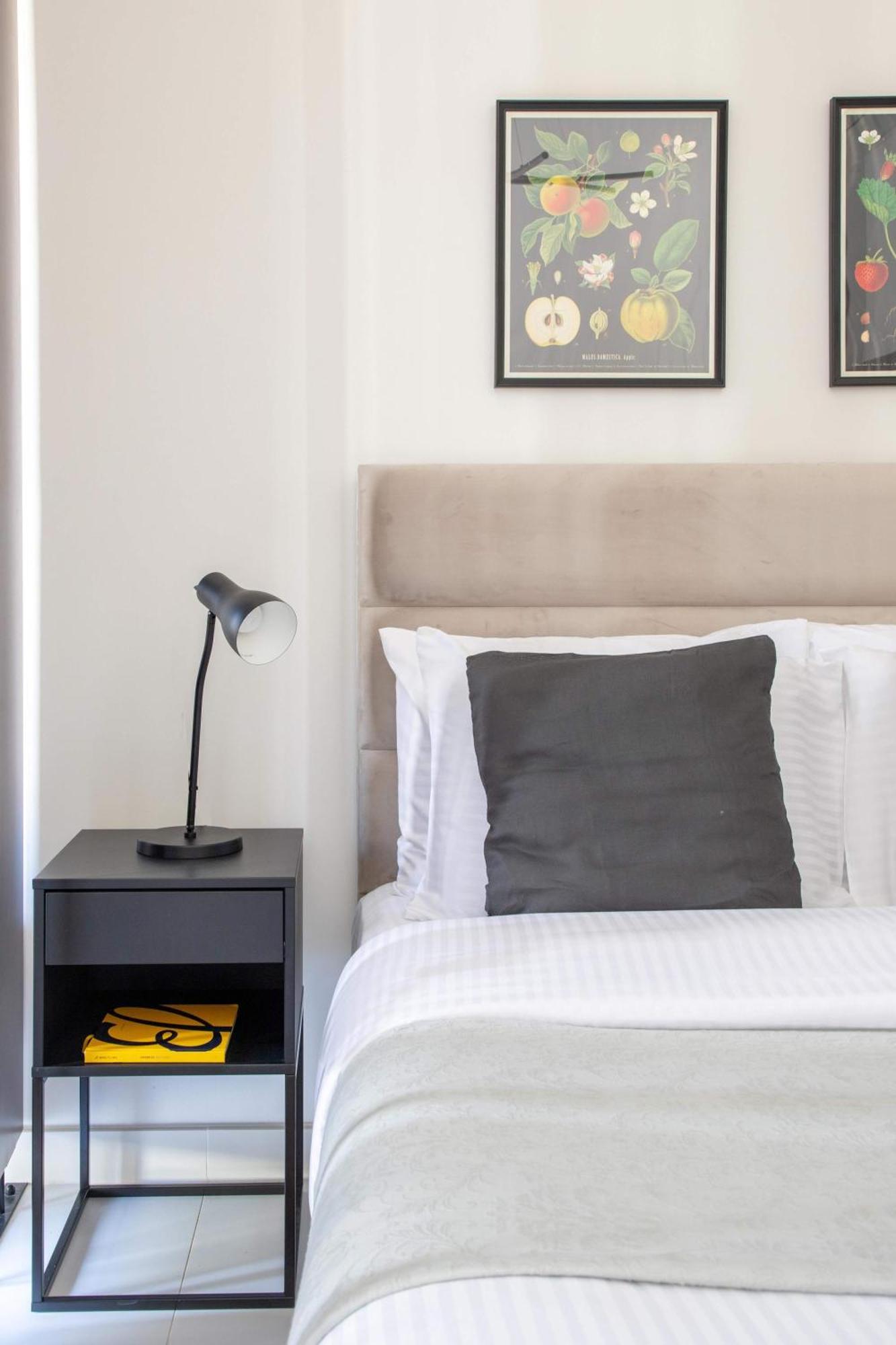 Frank Porter - Loci Residences Apartment Dubai