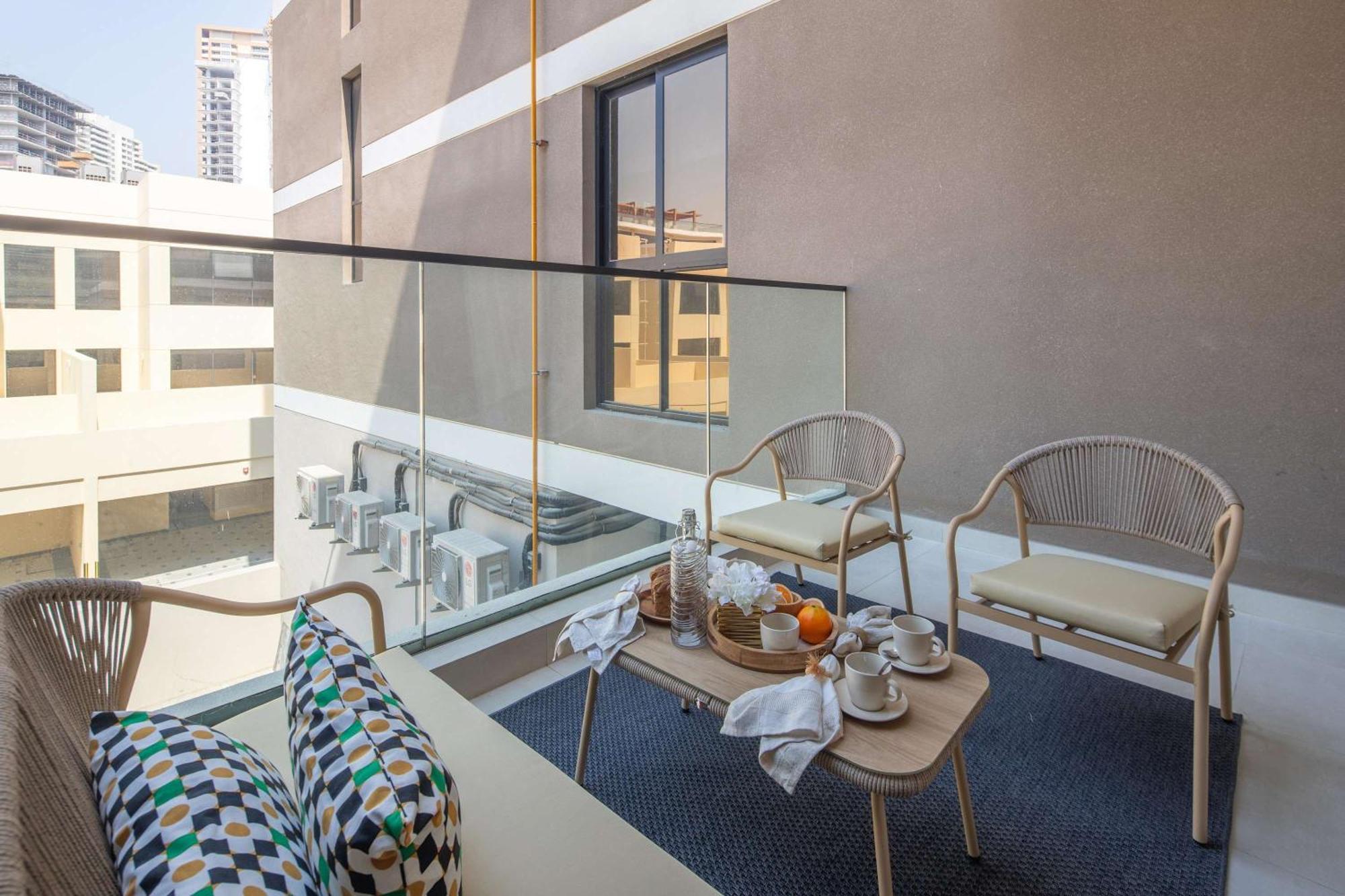 Frank Porter - Loci Residences *