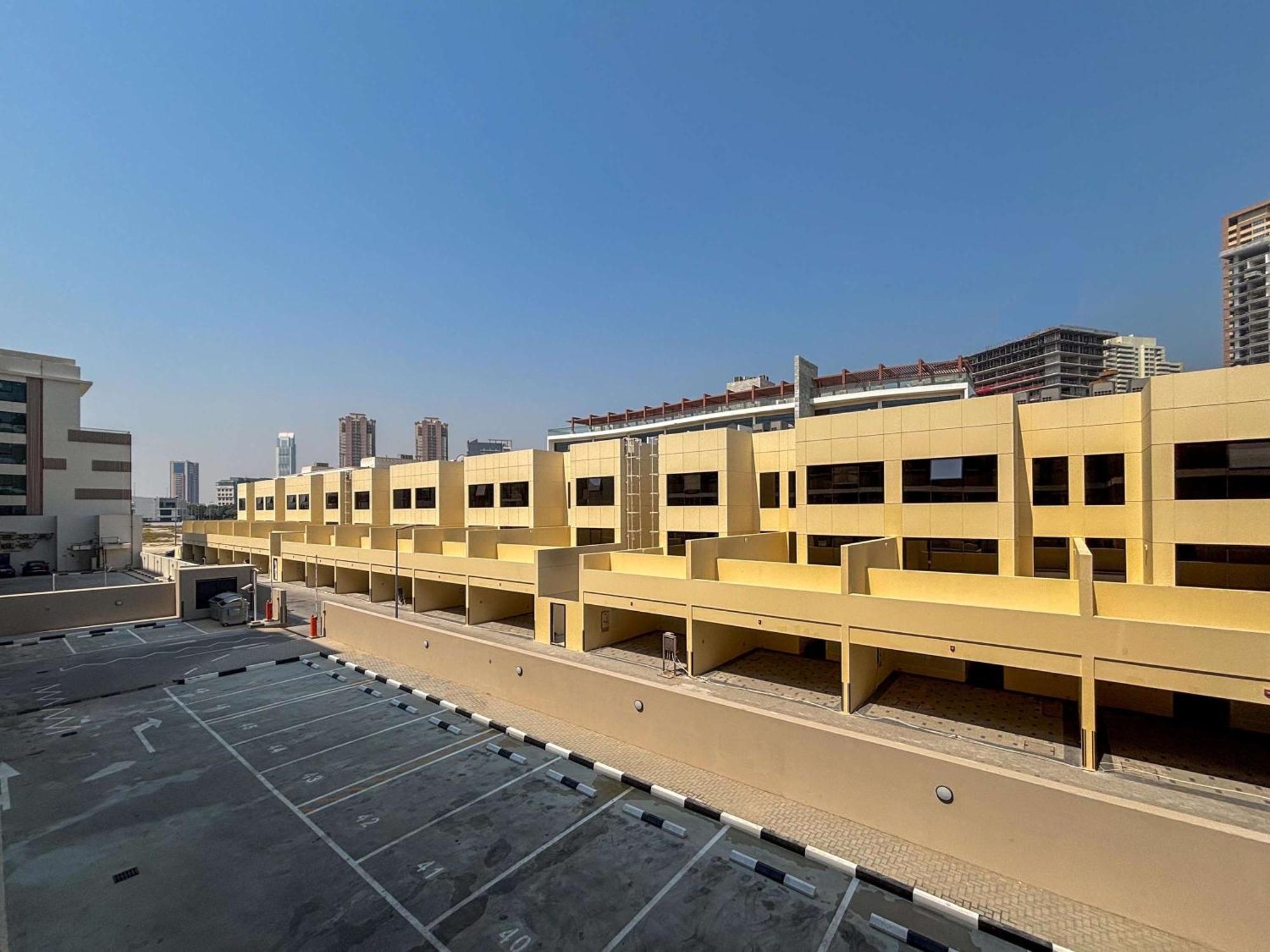 Frank Porter - Loci Residences Apartment Dubai