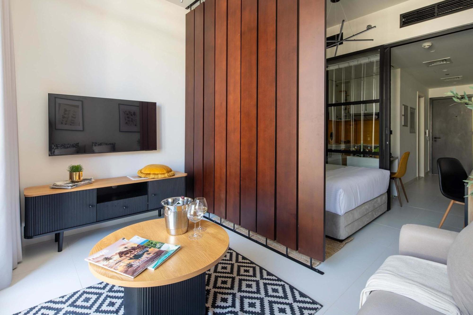 Frank Porter - Loci Residences *